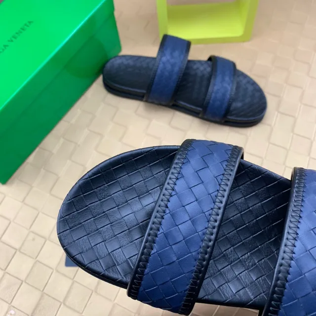 Bottega Veneta Andiamo Bleu marine Intrecciato Cuir tissé Chaussons 2