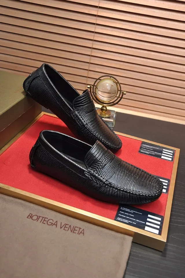 Bottega Veneta Noir Cuir de Reptil Embossé Bride Penny Mocassin 4