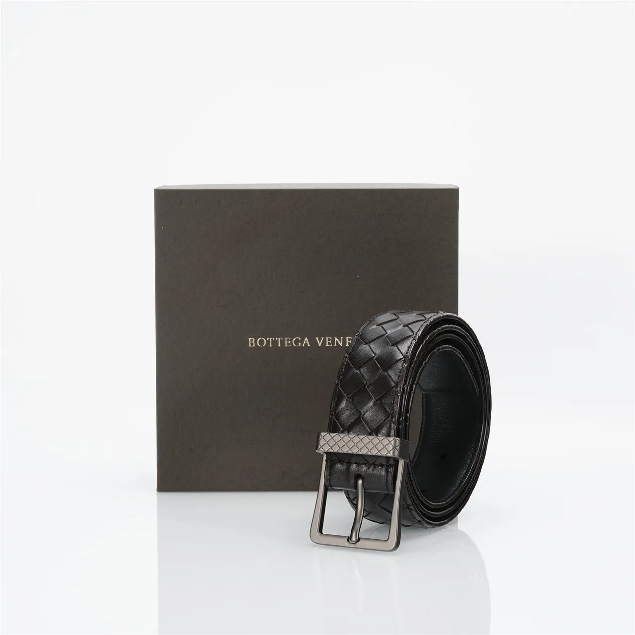 Bottega Veneta Cassette Intrecciato Ceinture en cuir noir 6