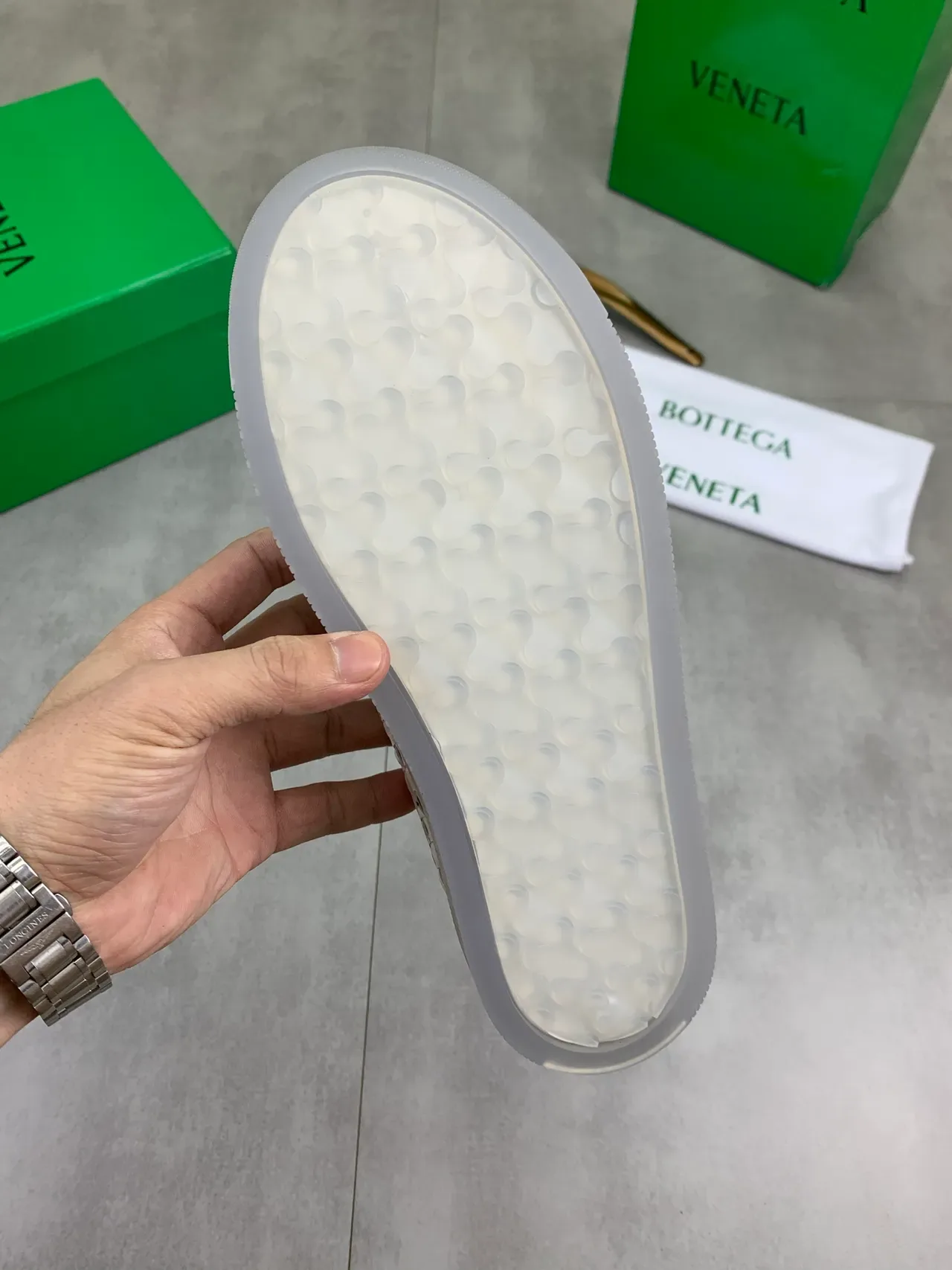 Bottega Veneta Cassette Loafer Slip-On de Couro Trançado Transparente Branco 3