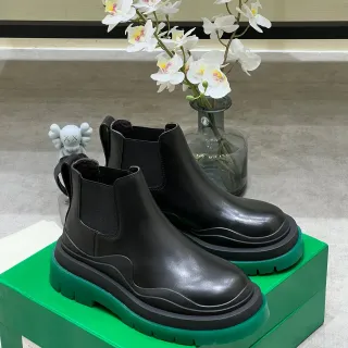 Bottega Veneta Le Cagole Black Green Smooth Leather Chunky Wavy Sole Chelsea Boots