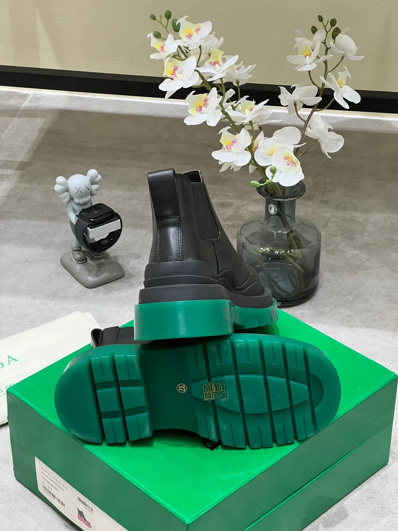 Bottega Veneta Le Cagole Black Green Smooth Leather Chunky Wavy Sole Chelsea Boots 4