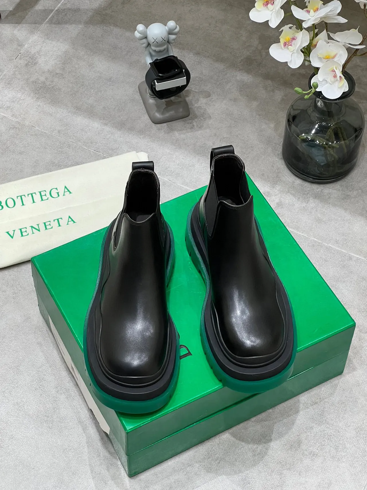Bottega Veneta Le Cagole Black Green Smooth Leather Chunky Wavy Sole Chelsea Boots 7