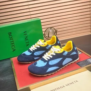 Bottega Veneta حذاء أسلوب حياة سويدي أزرق بحري وأزرق كولور بلك