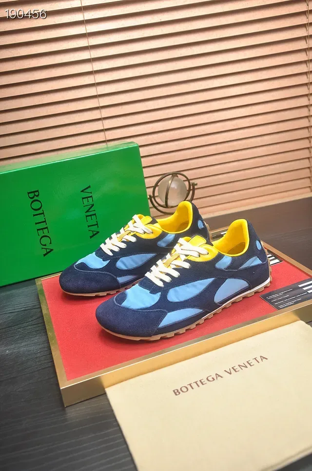 Bottega Veneta Tênis Lifestyle de Camurça Navy e Azul Color-Blocked 1
