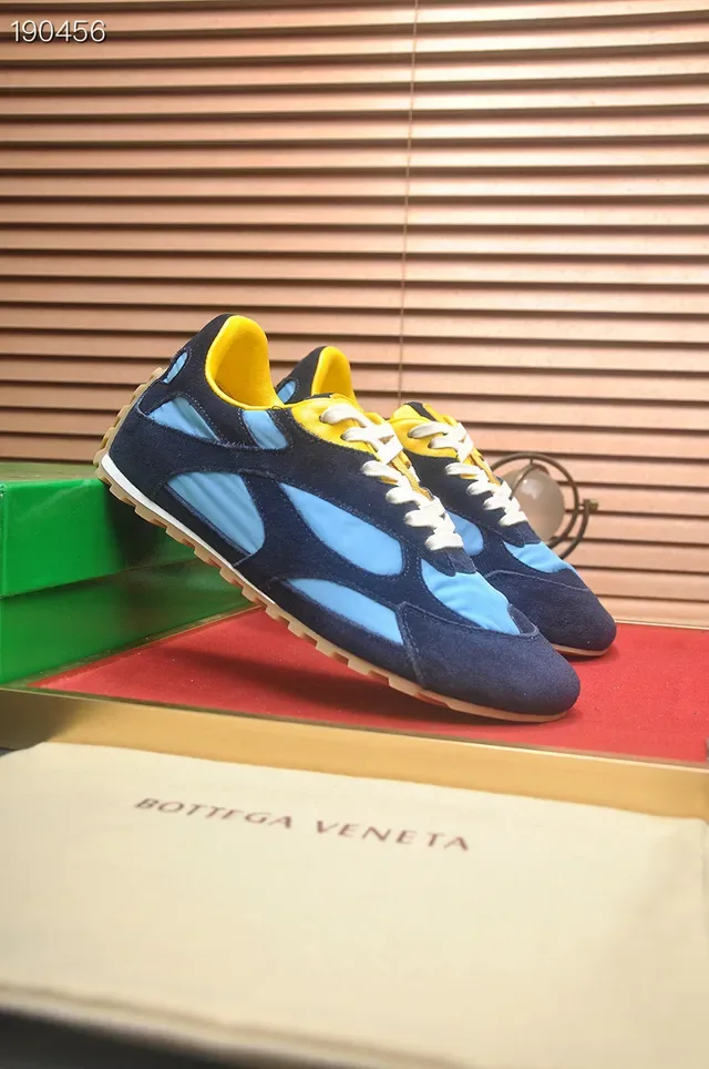 Bottega Veneta Tênis Lifestyle de Camurça Navy e Azul Color-Blocked 8
