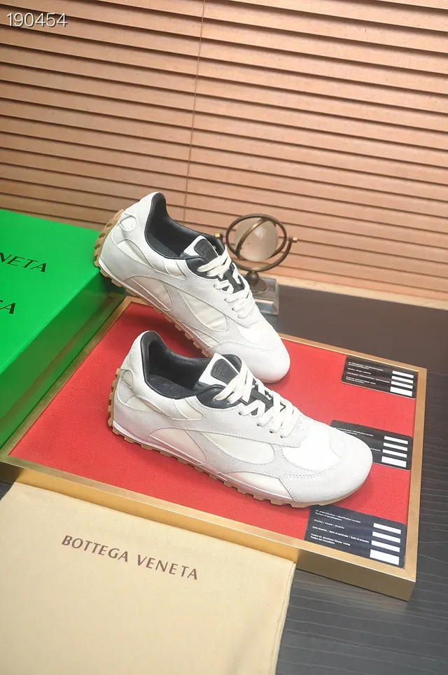 Bottega Veneta Off-White Baskets Lifestyle en Daim 7