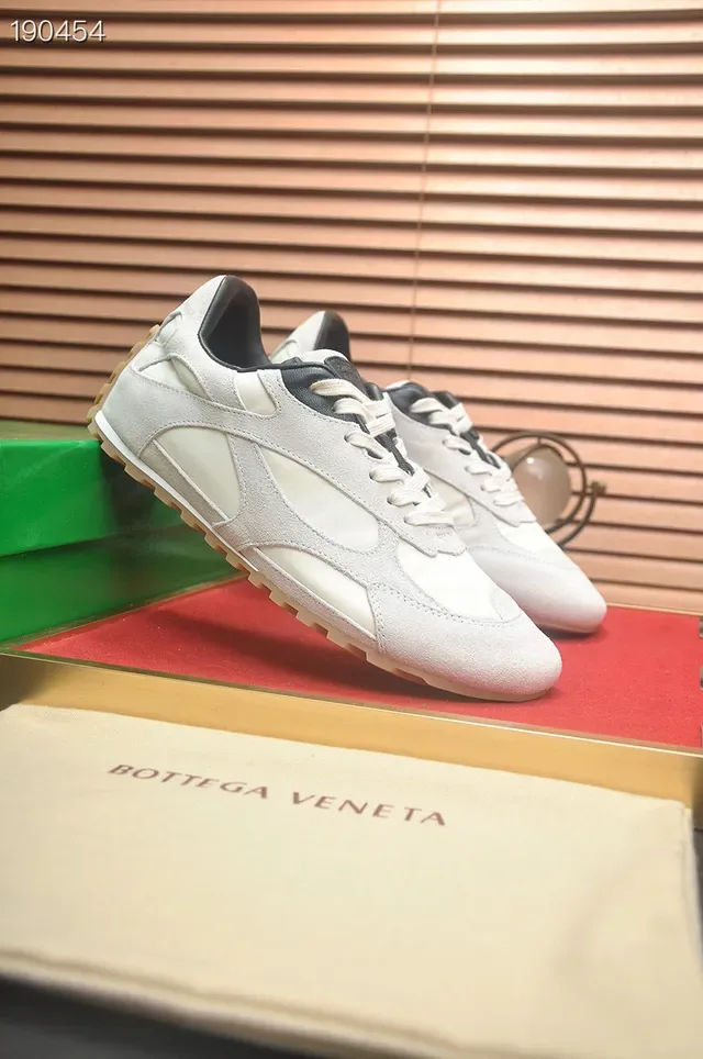 Bottega Veneta Off-White Baskets Lifestyle en Daim 8