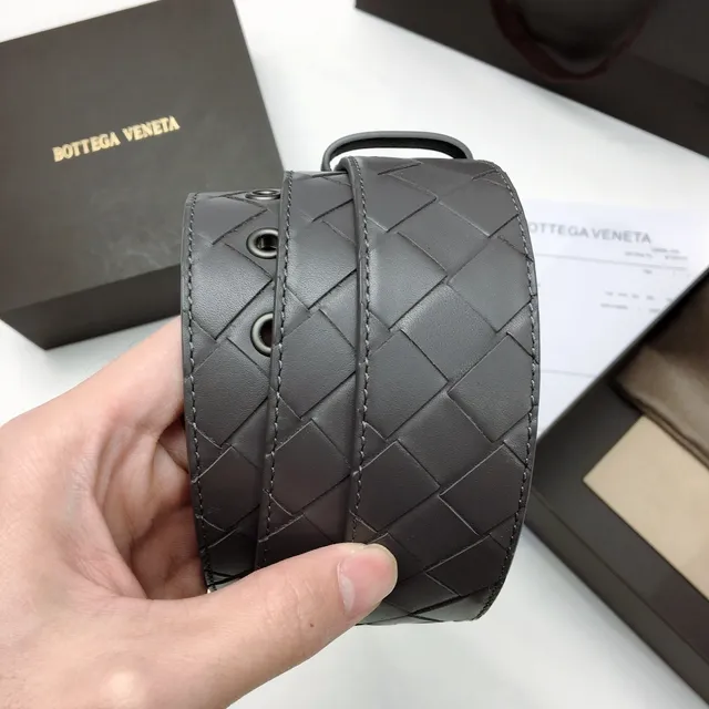Bottega Veneta ceinture en cuir gris Intrecciato tressée 2