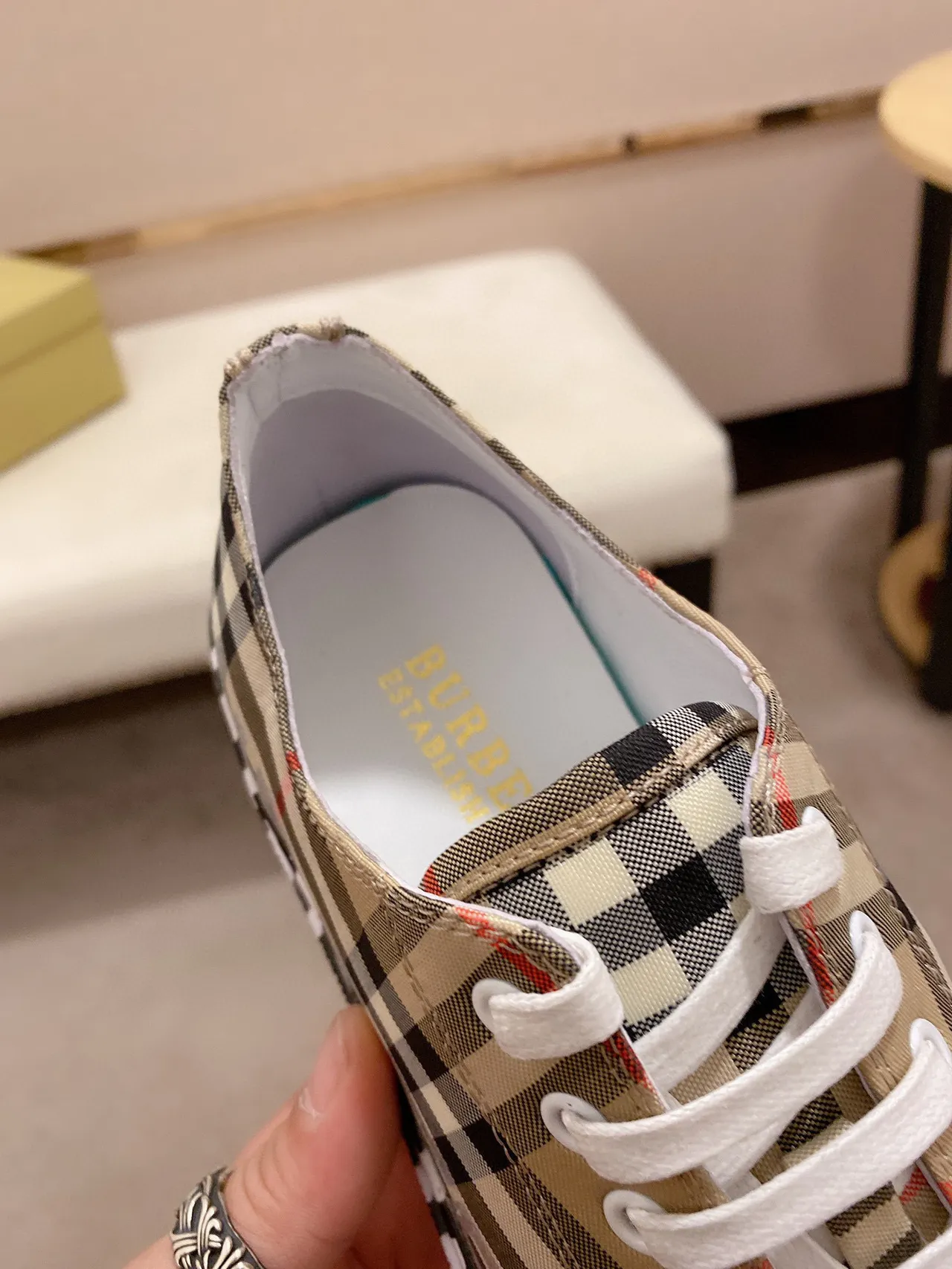 Burberry Sneakers Lifestyle Beige Blanc Motif Carreaux Toile Impression Logo Semelle Intermédiaire 5