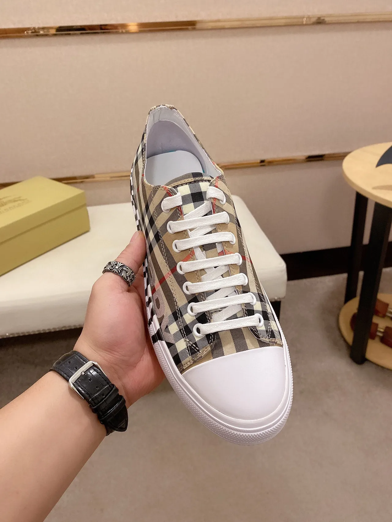 Burberry Sneakers Lifestyle Beige Blanc Motif Carreaux Toile Impression Logo Semelle Intermédiaire 9