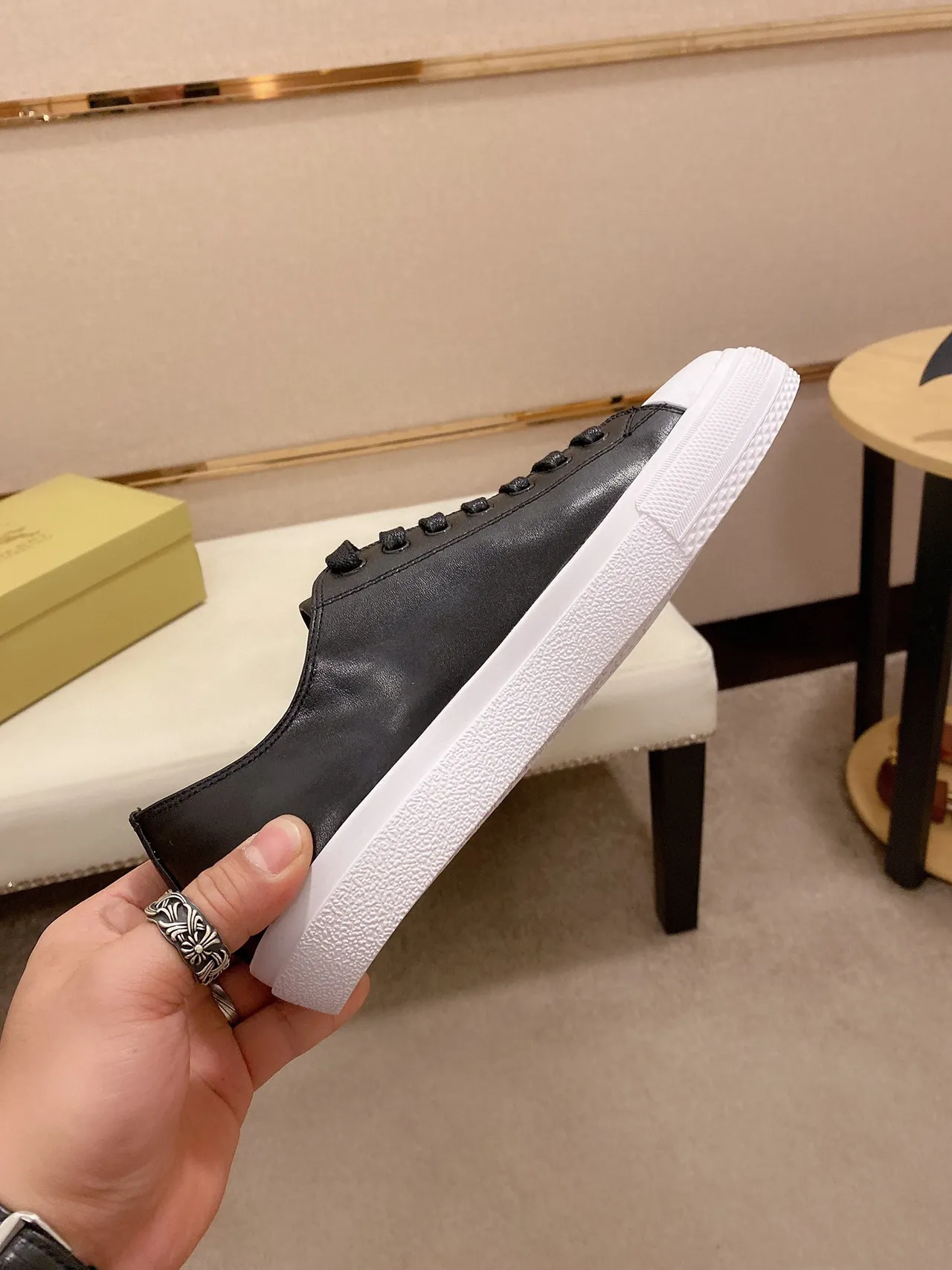 Burberry Noir Blanc Logo-Imprimé Panneau Latéral Capuchon d'orteil en caoutchouc Chaussures lifestyle 6