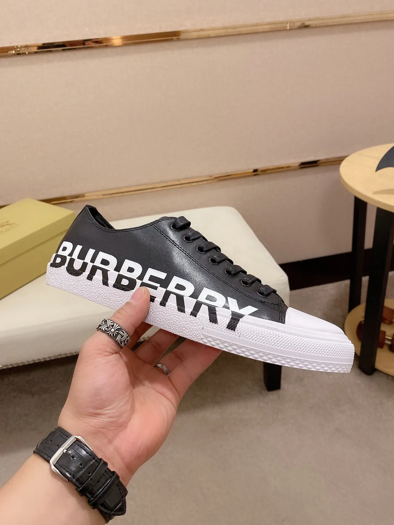 Burberry Noir Blanc Logo-Imprimé Panneau Latéral Capuchon d'orteil en caoutchouc Chaussures lifestyle 7