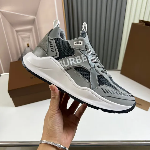 Burberry Gris Blanc Maille Stratifiée et Synthétique Haut Oversized Logo Latéral Chunky Sneakers 4