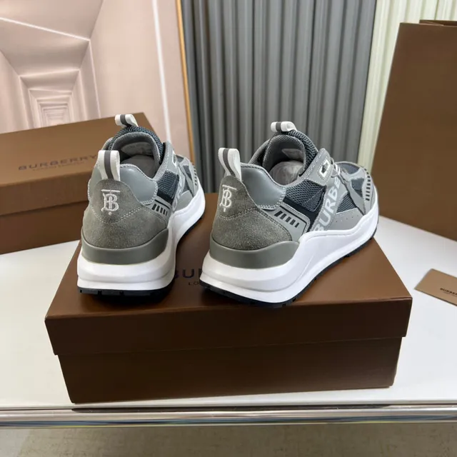 Burberry Gris Blanc Maille Stratifiée et Synthétique Haut Oversized Logo Latéral Chunky Sneakers 6