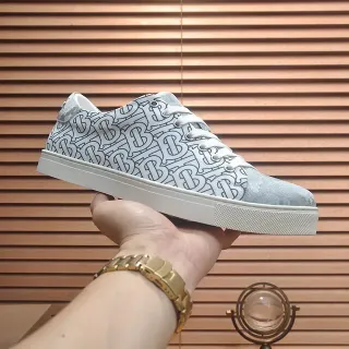 Burberry ধূসর সাদা মোনোগ্রাম-প্রিন্ট উপরের কাপসোল লাইফस्टाइल स्निकार