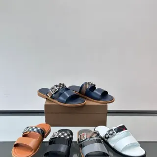 Burberry House Check Slide নেভি বেইজ ডাবল-স্ট্র্যাপ বাকেল-ফাস্টেন্ড ক্যাজুয়াল স্যান্ডেল