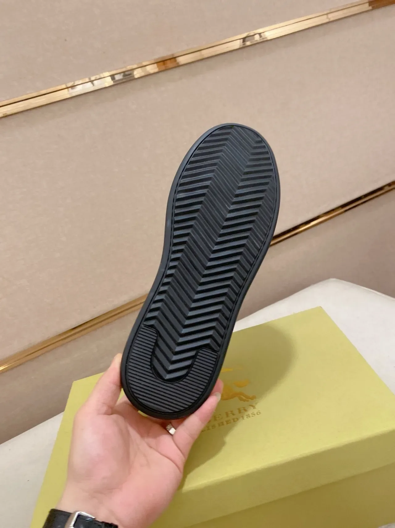 Burberry Knight Chaussures lifestyle daim et cuir noir Check Heel 2