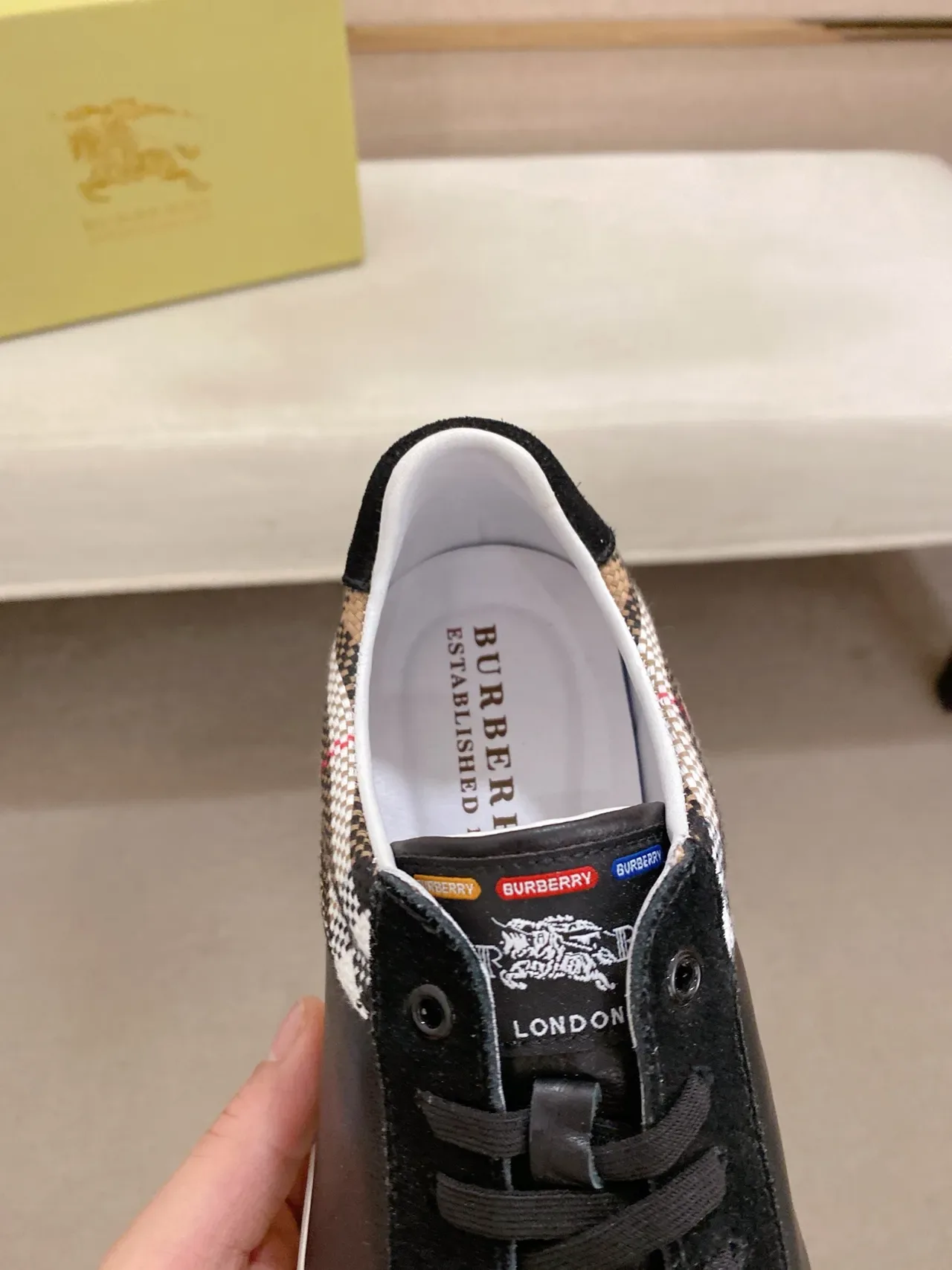 Burberry Knight Chaussures lifestyle daim et cuir noir Check Heel 4