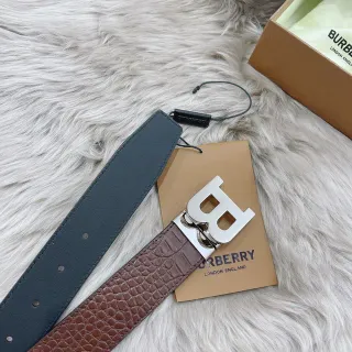 Burberry Knight ব্রাউন ক্রক-এম্বসড এবং নেভি লেদার বেল্ট