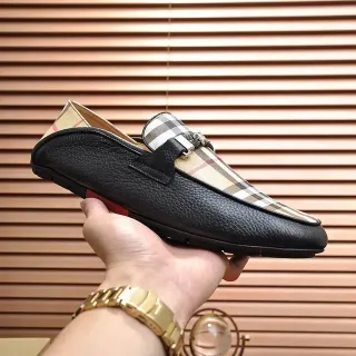 Burberry Knight House Check Black Leather Loafer