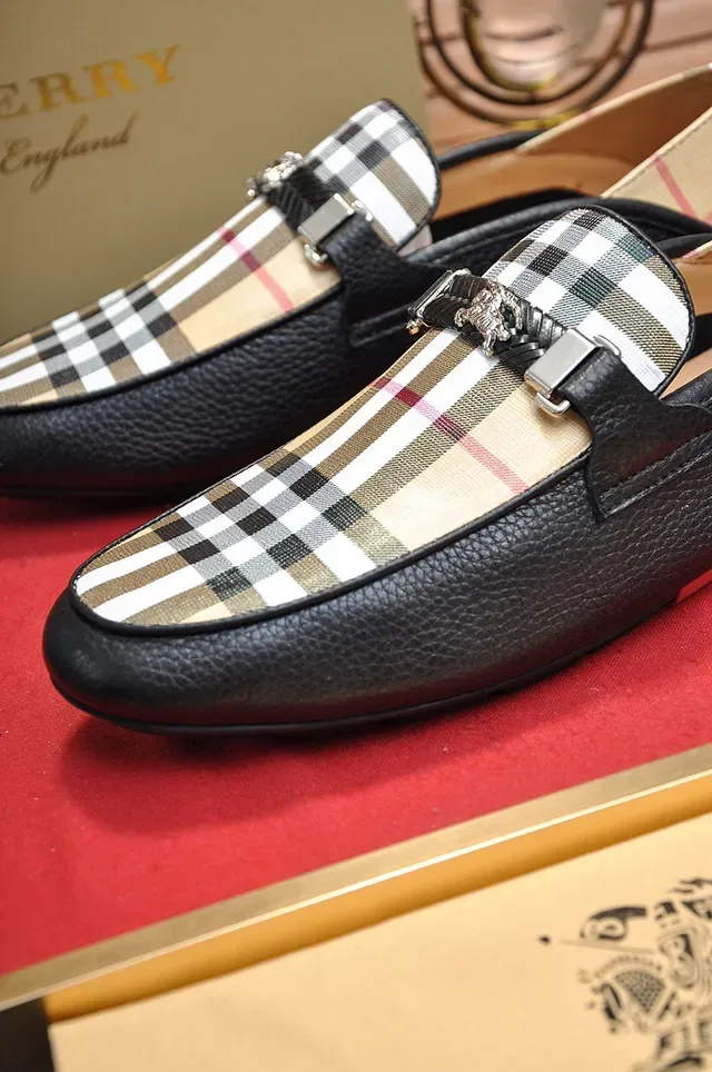 Burberry Knight House Check Black Leather Loafer 2