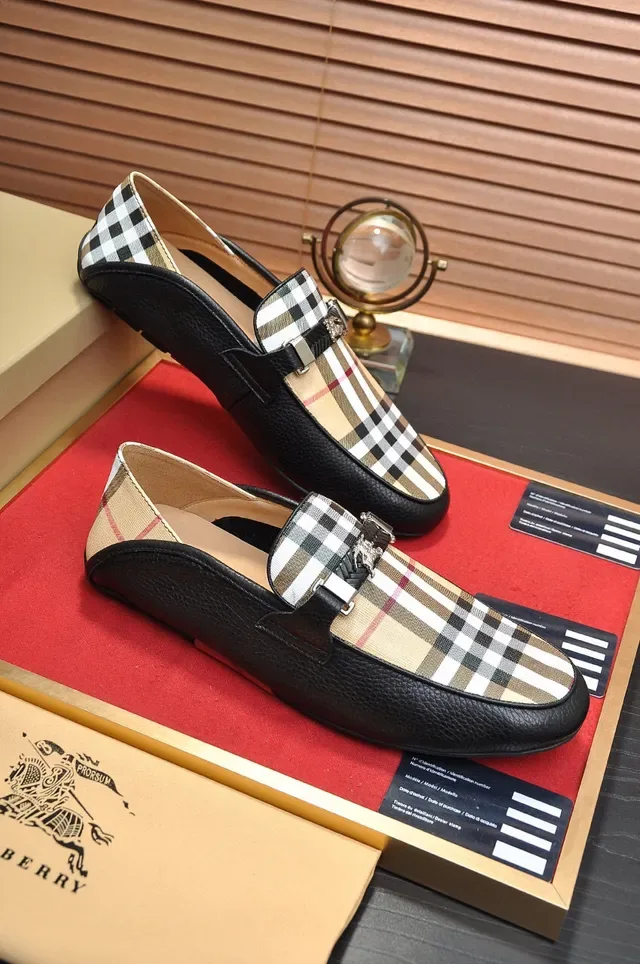 Burberry Knight House Check Black Leather Loafer 5