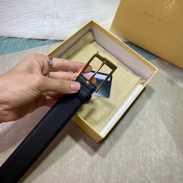 Burberry Navy Gold Pebbled Rectangular Buckle Leather Belt 3