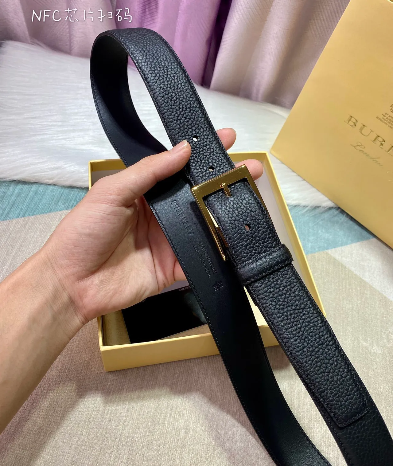 Burberry Navy Gold Pebbled Rectangular Buckle Leather Belt 5