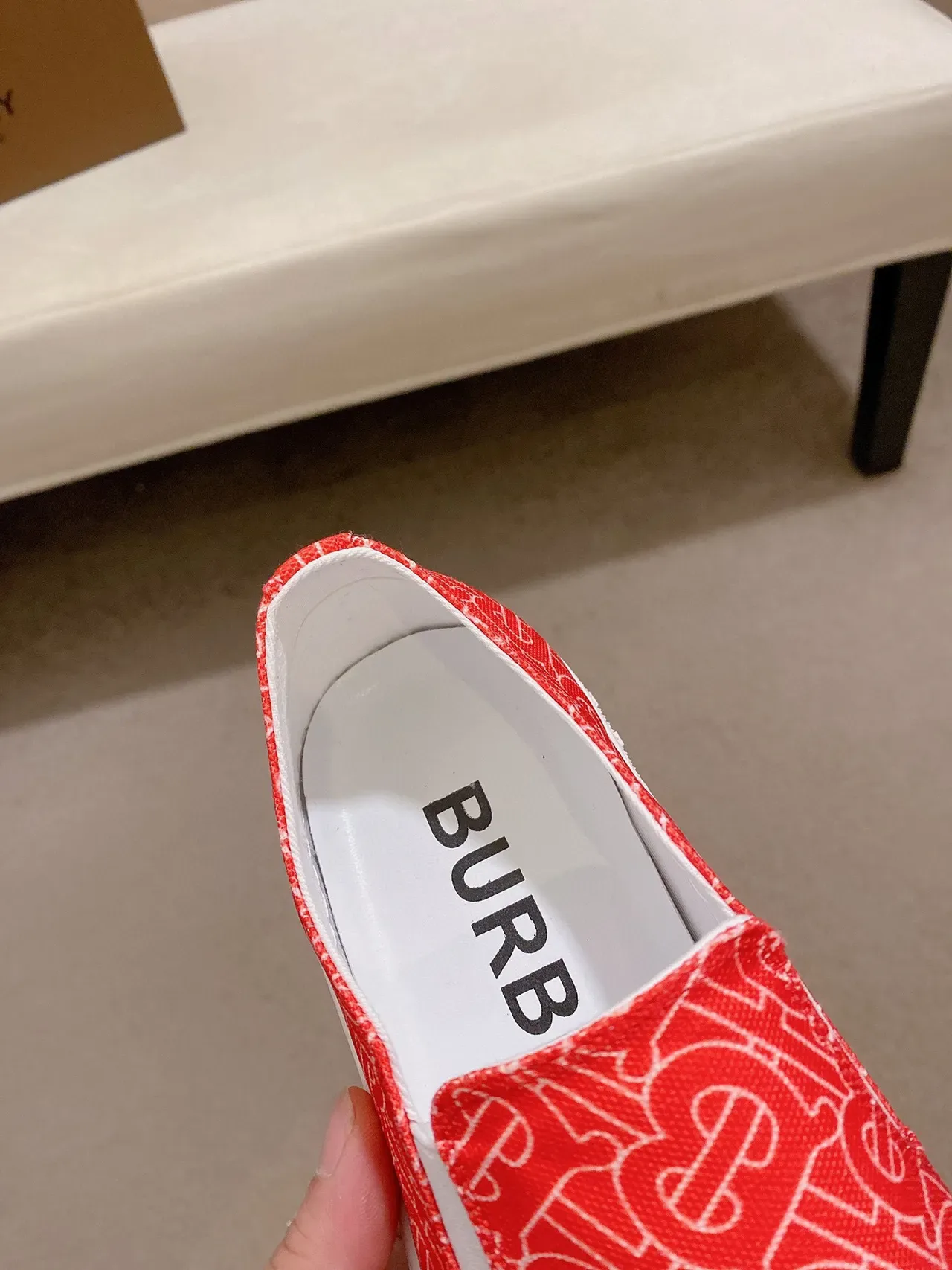 Burberry Tênis lifestyle slip-on com monograma vermelho branco 6