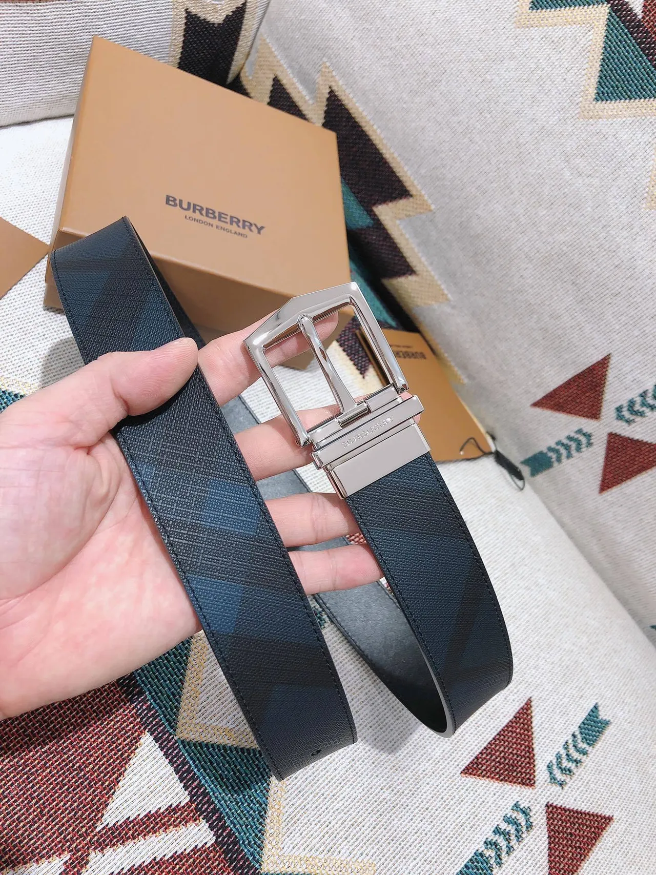 Burberry দ্বিমুখী বেল্ট কালো সিলভার বোনা কাপড় চামড়ার বেল্ট 2