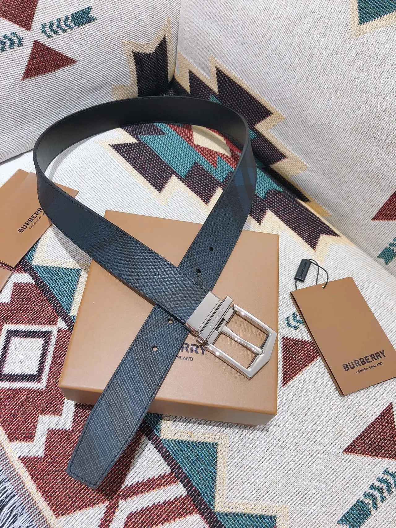 Burberry দ্বিমুখী বেল্ট কালো সিলভার বোনা কাপড় চামড়ার বেল্ট 4