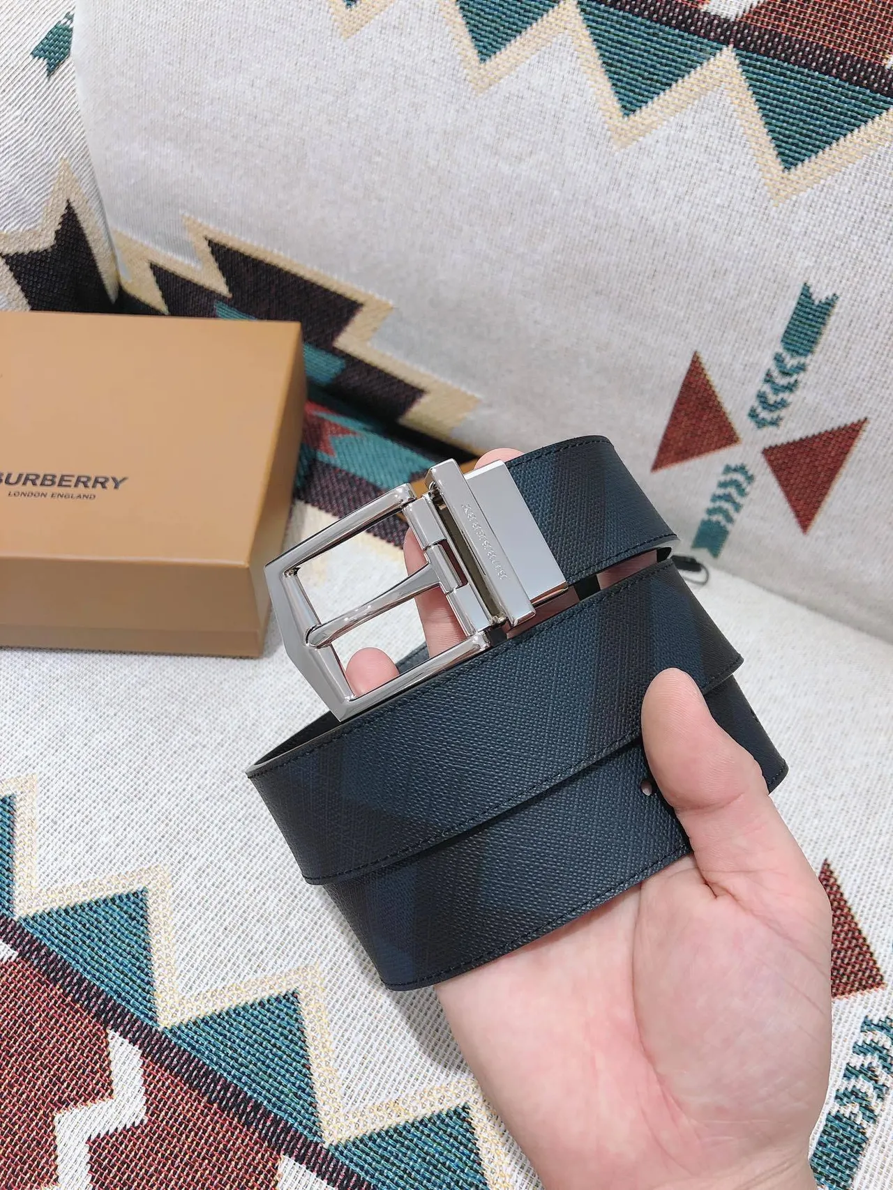 Burberry দ্বিমুখী বেল্ট কালো সিলভার বোনা কাপড় চামড়ার বেল্ট 5