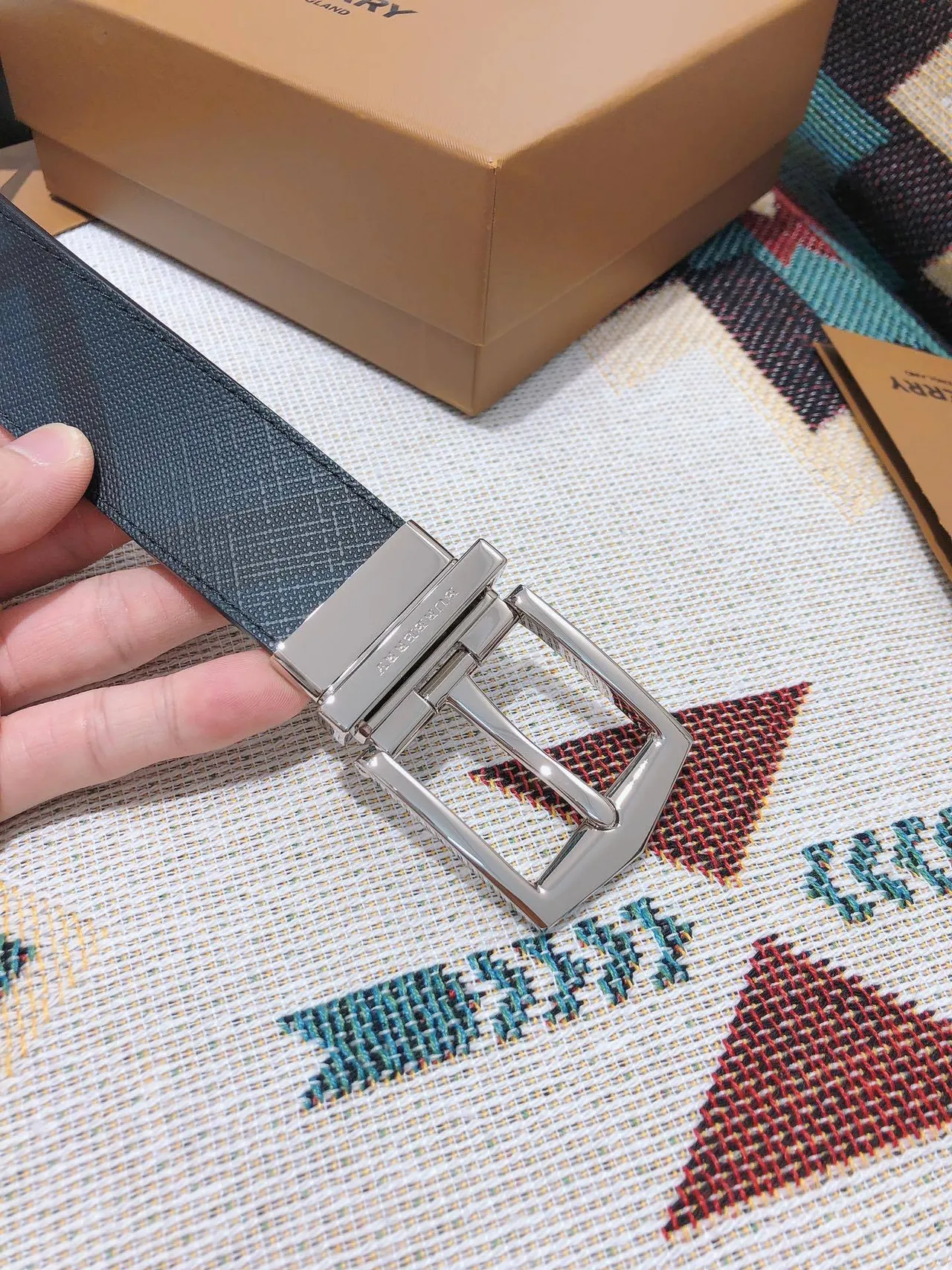 Burberry দ্বিমুখী বেল্ট কালো সিলভার বোনা কাপড় চামড়ার বেল্ট 7