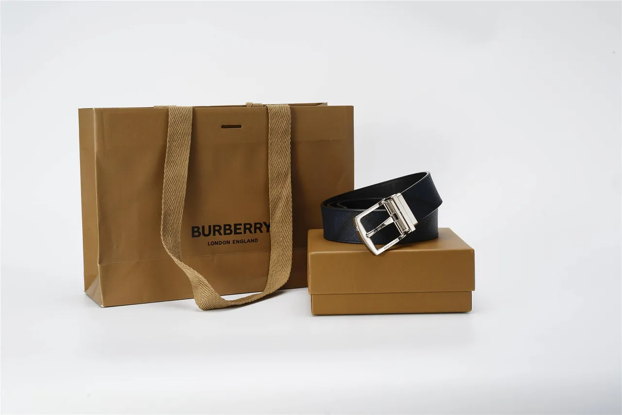 Burberry Ceinture réversible tissée navy et noir de lona 5