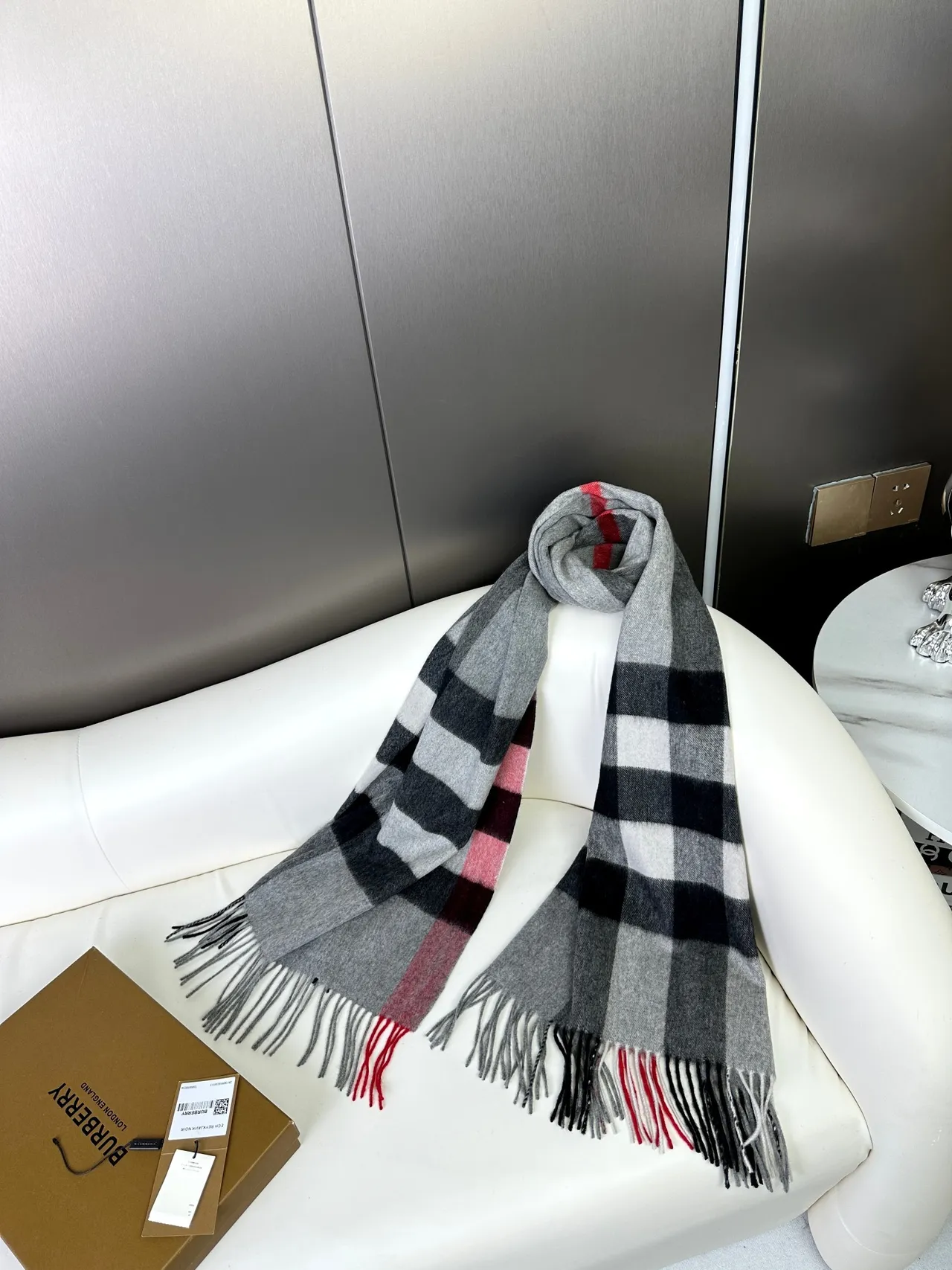 Burberry Reykjavik Noir Cashmere écharpe 8