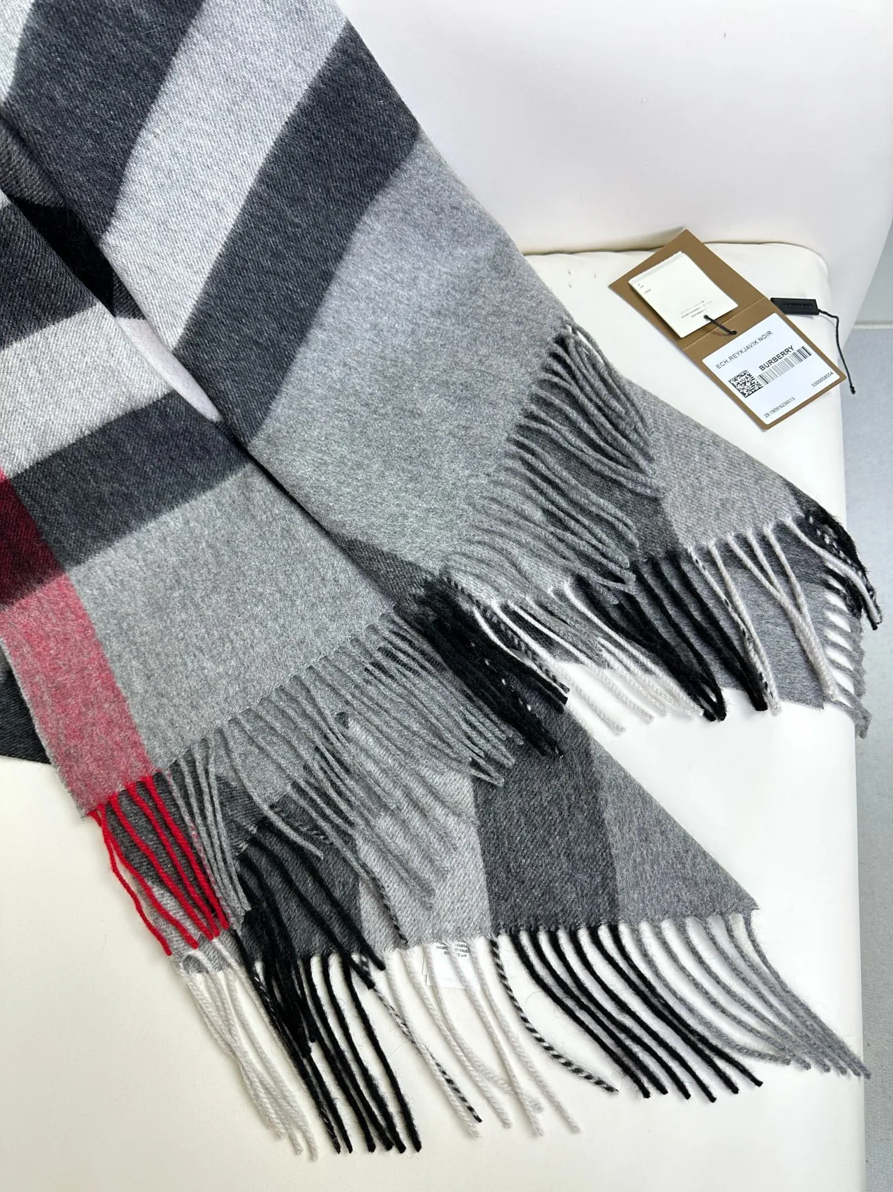 Burberry Reykjavik Noir Cashmere écharpe 9