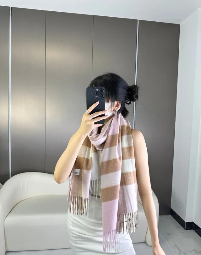 Burberry Reykjavik Noir Check Cashmere écharpe 3
