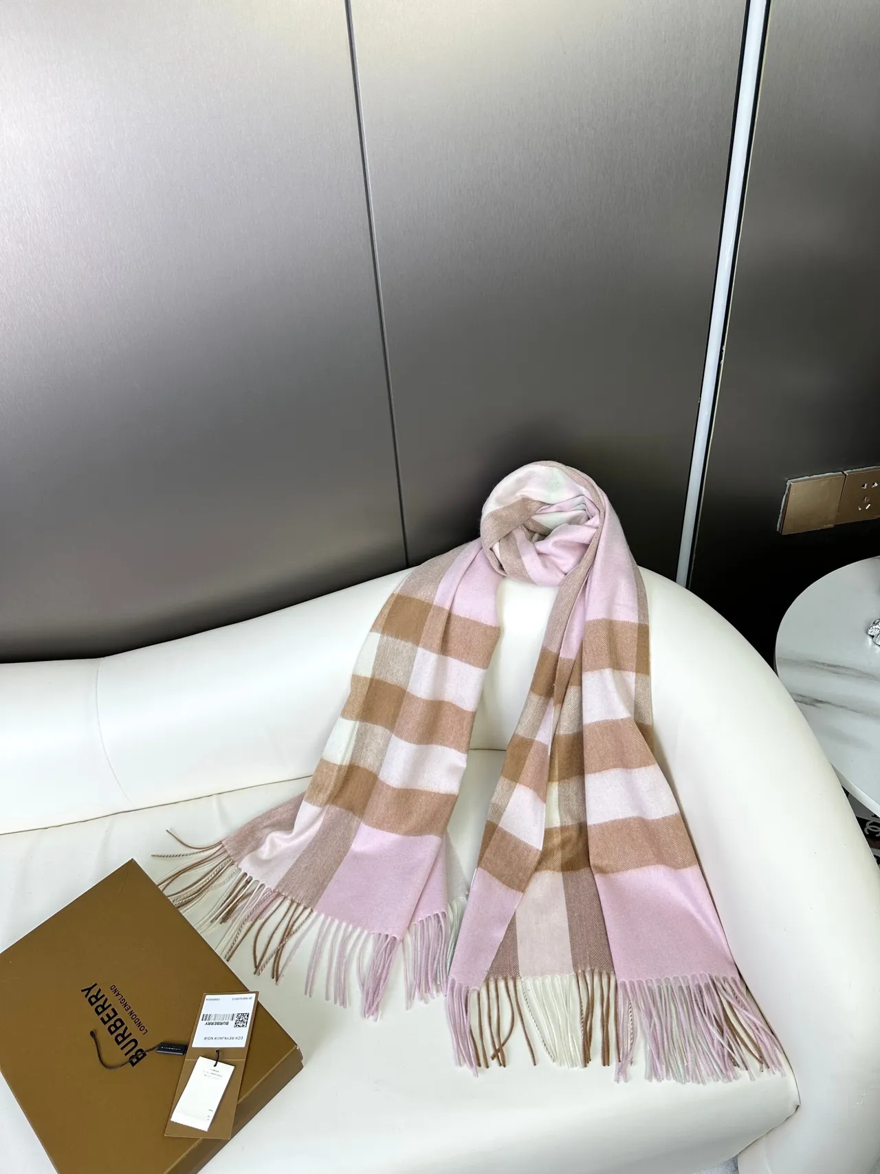 Burberry Reykjavik Noir Check Cashmere écharpe 8