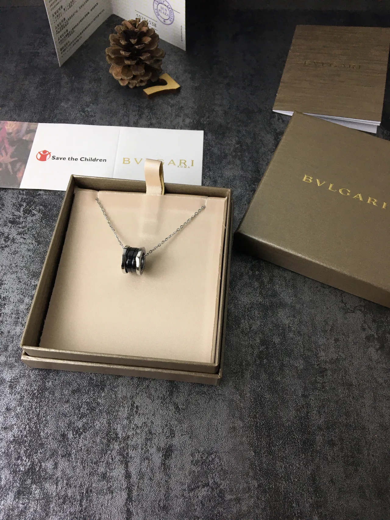 Bvlgari B.zero1 Rock قلادة سيراميك أسود وماس 3