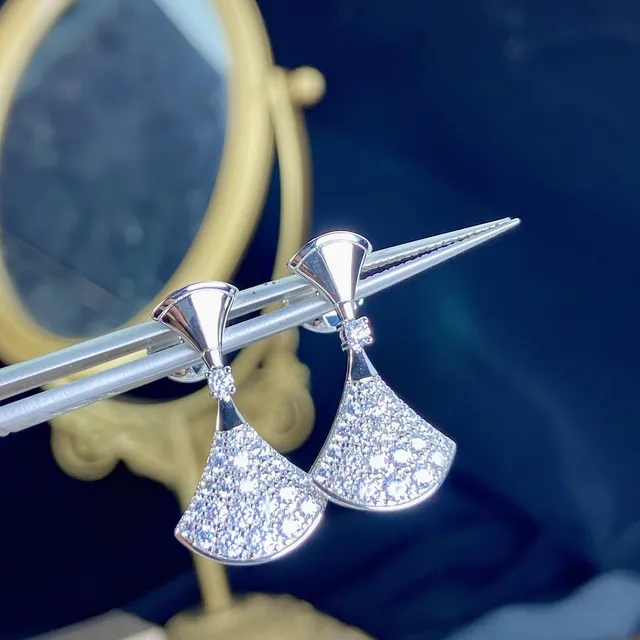 Bvlgari Divas’ Dream পাখা আকারের পেভে কানের দুল 7