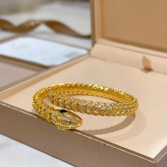 Bvlgari সোনার সবুজ লিপটে সাপ Pavé-Set ব্রেসলেট 6