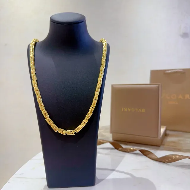 Bvlgari Gold Link Chain Necklace 8
