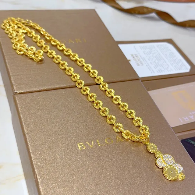Bvlgari Chaîne en maillons de corde texturée en or et argent pendentif circulaire de style pièce de monnaie en cascade 3