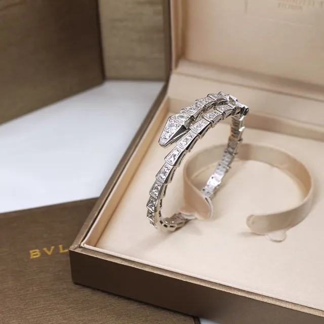 Bvlgari Serpenti Pavé Diamants Or Blanc Bracelet Spirale 8