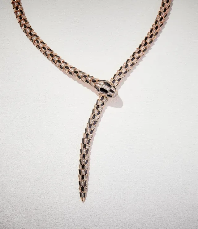 Bvlgari Serpenti Collier en Or Rose avec Onyx Noir et Diamants 3