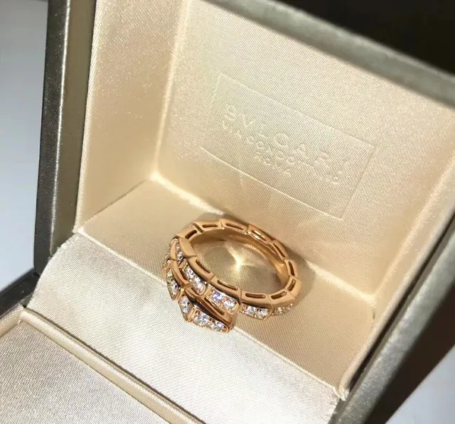 Bvlgari Serpenti Silver Transparent Paved Diamond Geometric Interlocking Band Ring 4