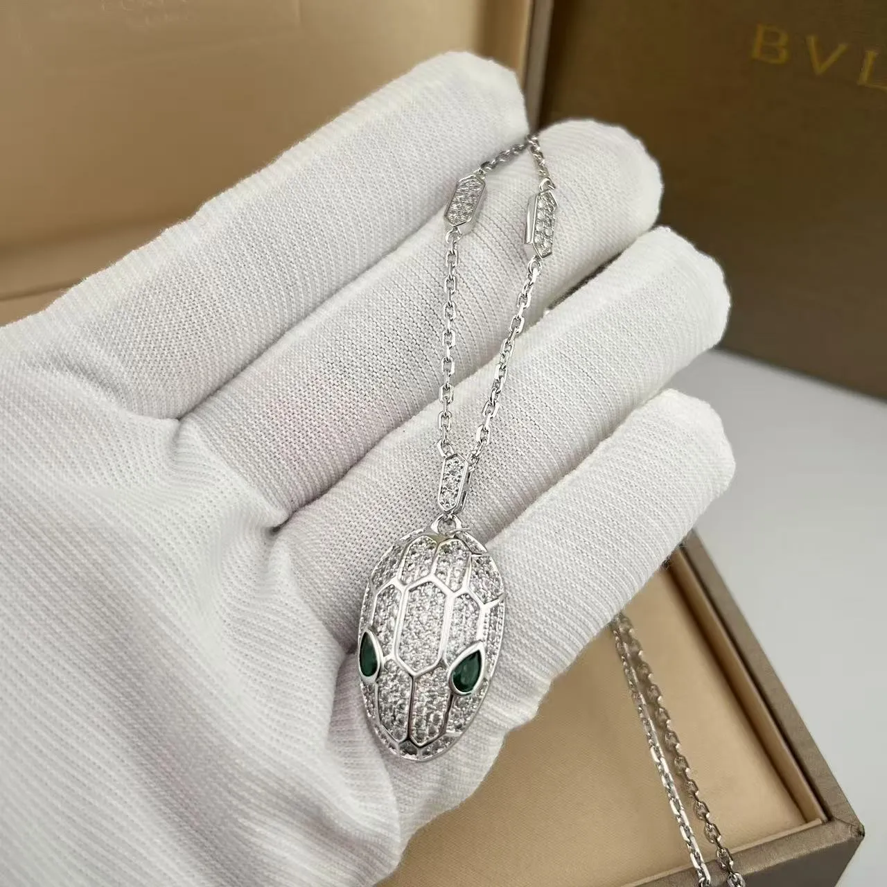 Bvlgari Serpenti قلادة رأس الثعبان 3