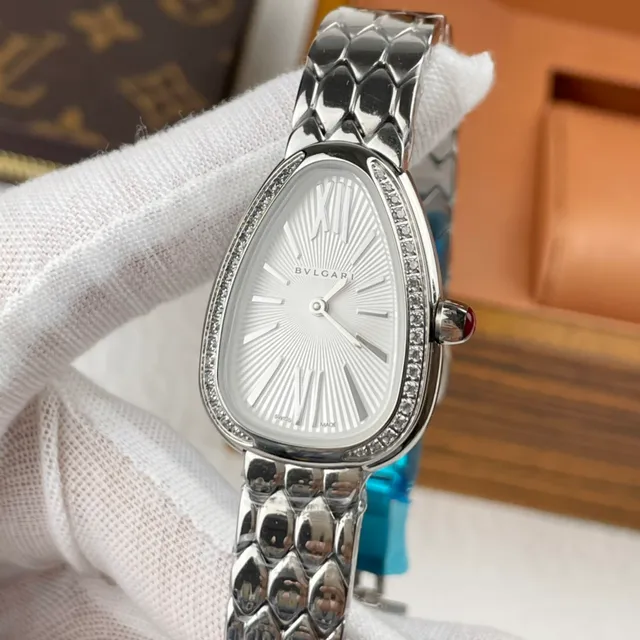 Bvlgari Serpenti Relógio mecânico com bisel de diamantes em forma de lágrima 3