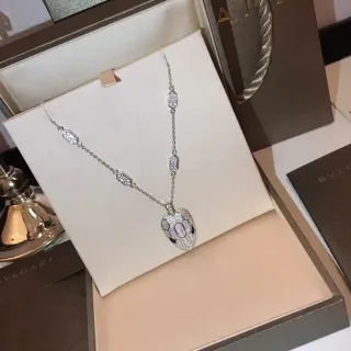 Bvlgari Serpenti Viper Pavé डायमंड सांप का सिर नेकलेस